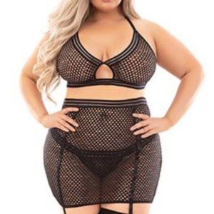 ESCANTE Fishnet Bra & Garterbelt Set | Black | W2X | NWT